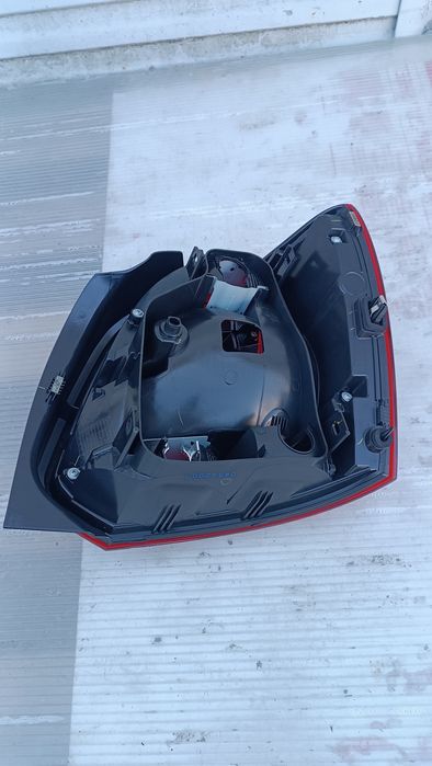 Vendo farolim traseiro esquerdo de VW polo ano 2014