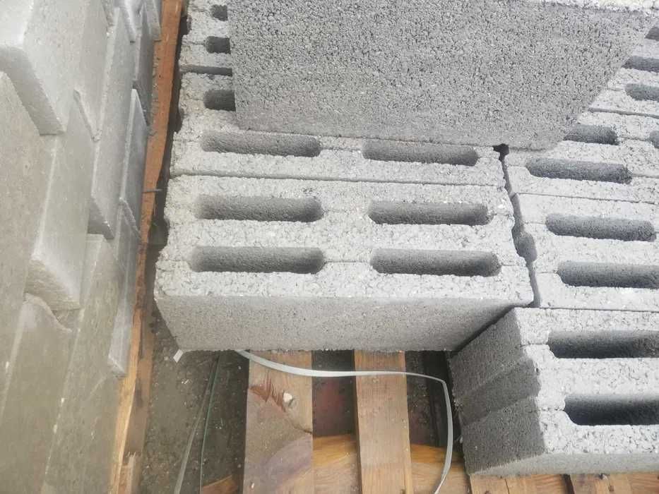 Pustaki betonowo-szlakowe 19 x 19 x 39