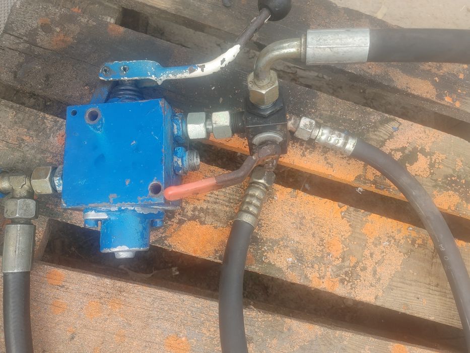 Rozdzielacz hydrauliczny