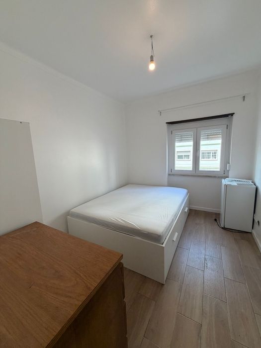 Aluguer de quarto casal em Rio de Mouro