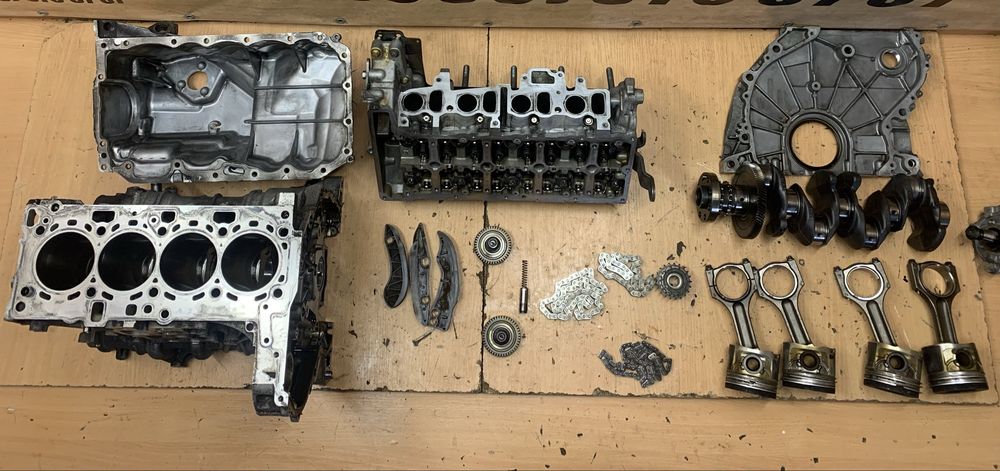 Двигун по деталях BMW N47d20c БМВ Н47д20ц мотор бмв в розбір : колінвал гбц клапанна кришка колінвал масляний насос піддон шатун поршень