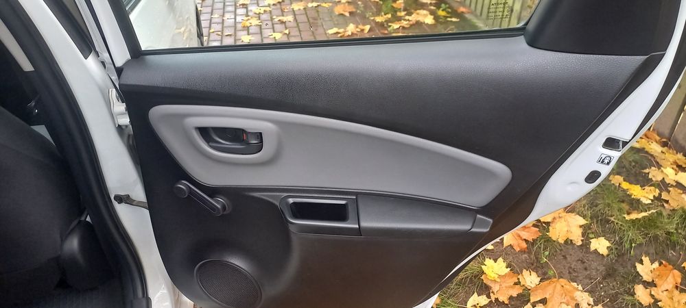 Toyota Yaris w dobrym stanie. Garażowany
