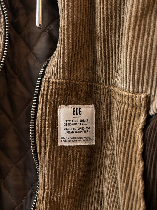 Вельветова куртка BDG Urban Outfitters з капюшоном