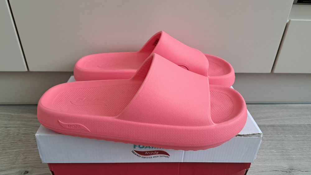 Шлепки сандали нові Skechers