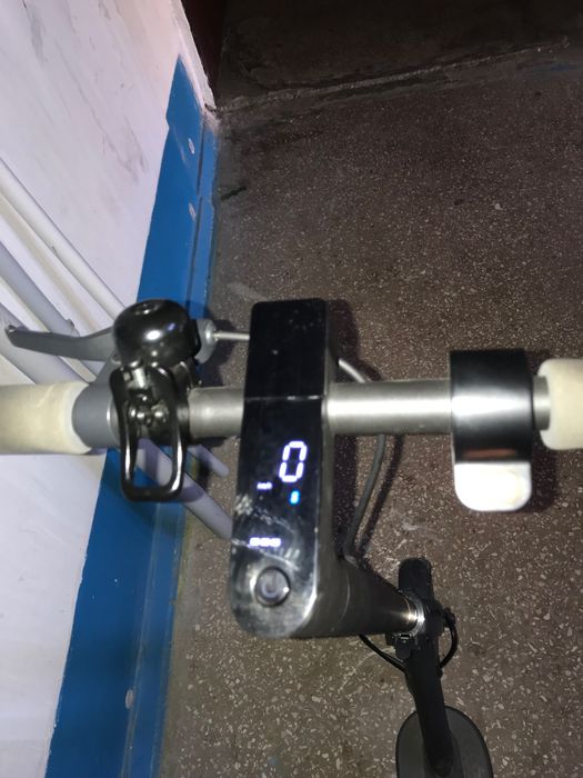 Электросамокат Xiaomi Mi Essential  Нормальное состояние!