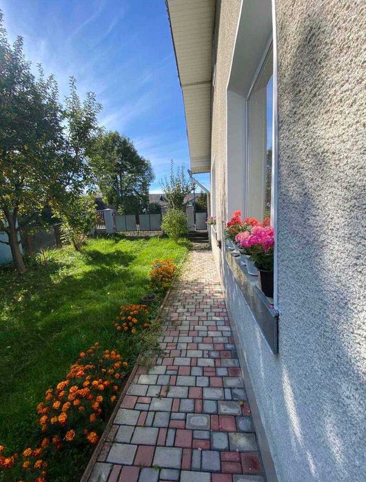 Продається домогосподарство 200м2  біля Франківська, с. Марківці