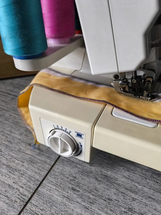 Maszyna do szycia overlock Husqvarna