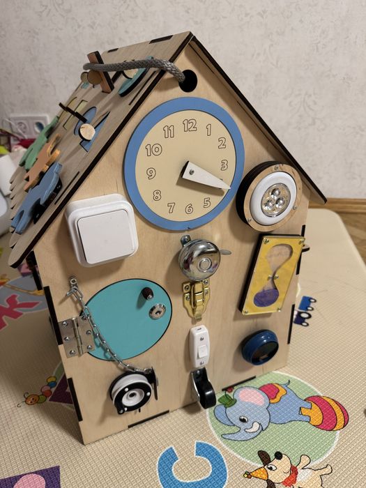 Бизи борд бизи куб