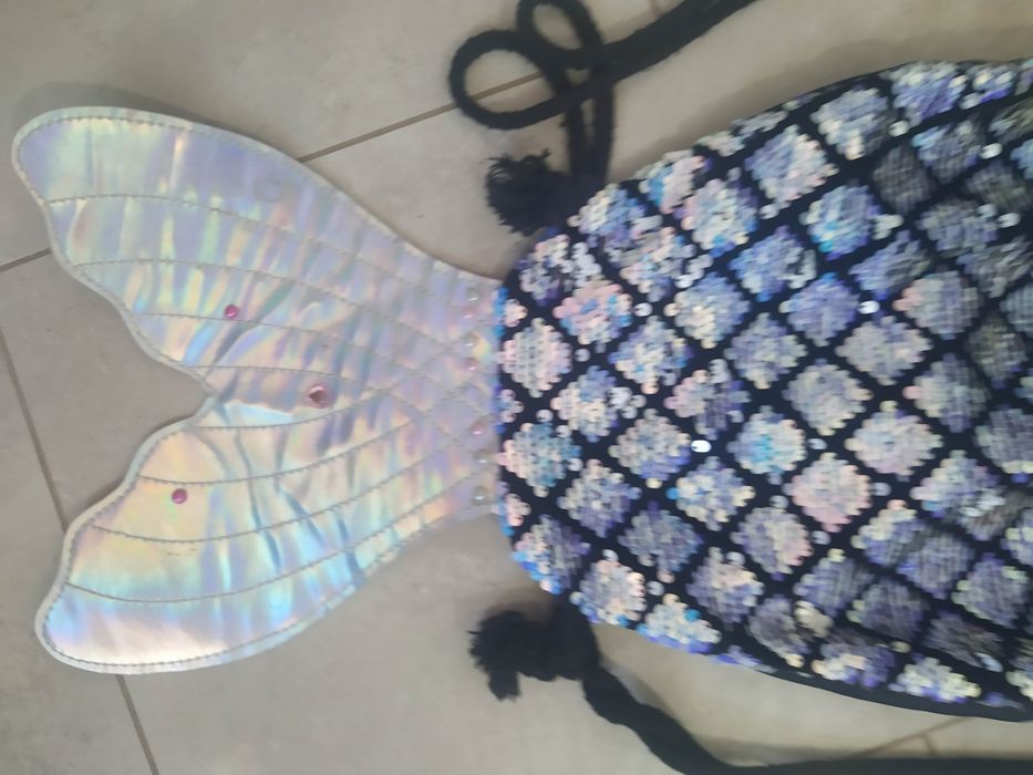 Worek rybi ogon z przekręcany mi cekinami.