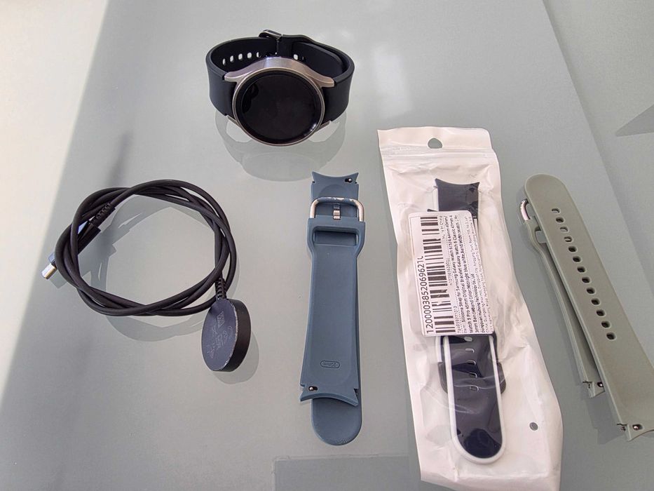 Samsung Galaxy Watch 5 Pro Bluetooth Titanium + acessórios