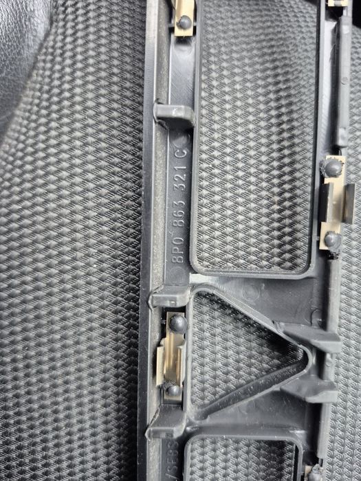 Ramka panelu konsoli środkowej 2din audi a3 8p