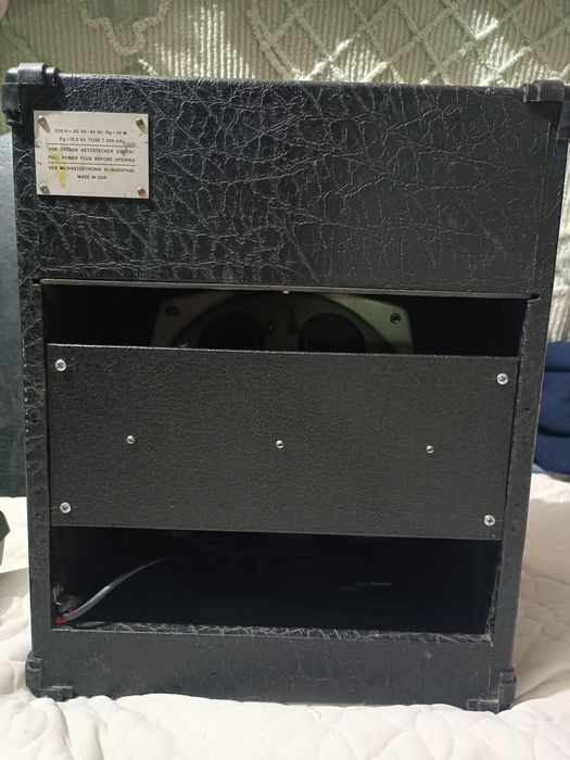 Комбік GDR,  гітара, вокал, клавішні,