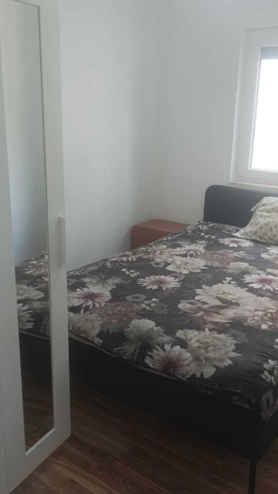 Quarto individual para arrendamento mensal, com cama de casal em Portimão