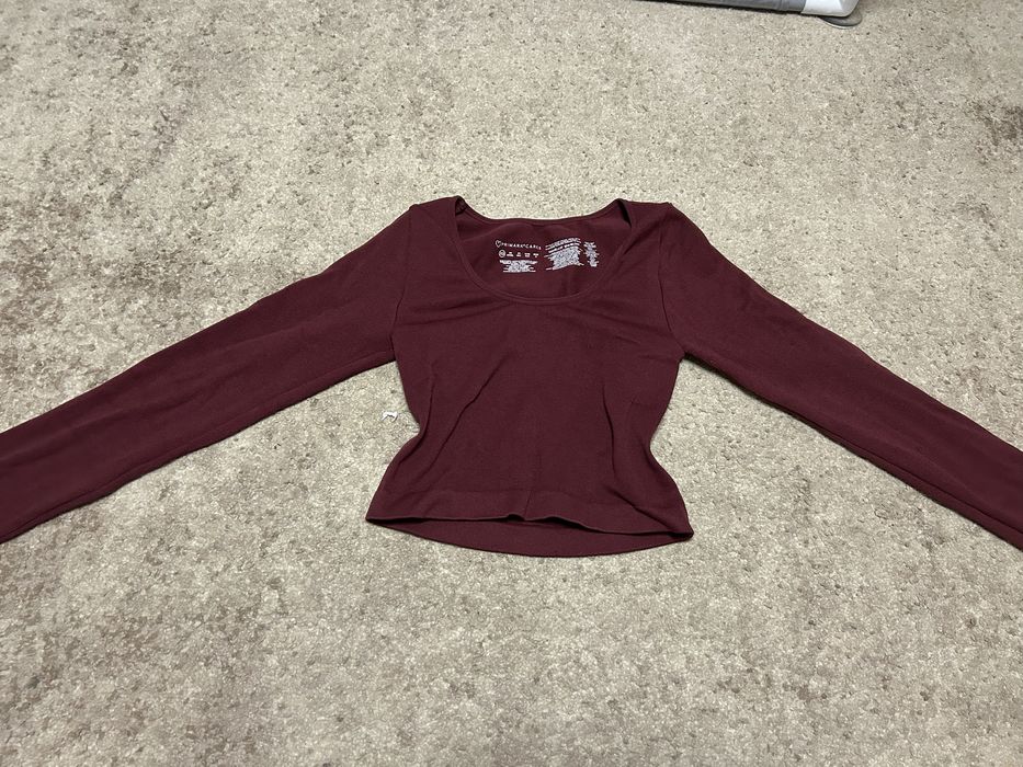 Бордово-червоний кроп-топ