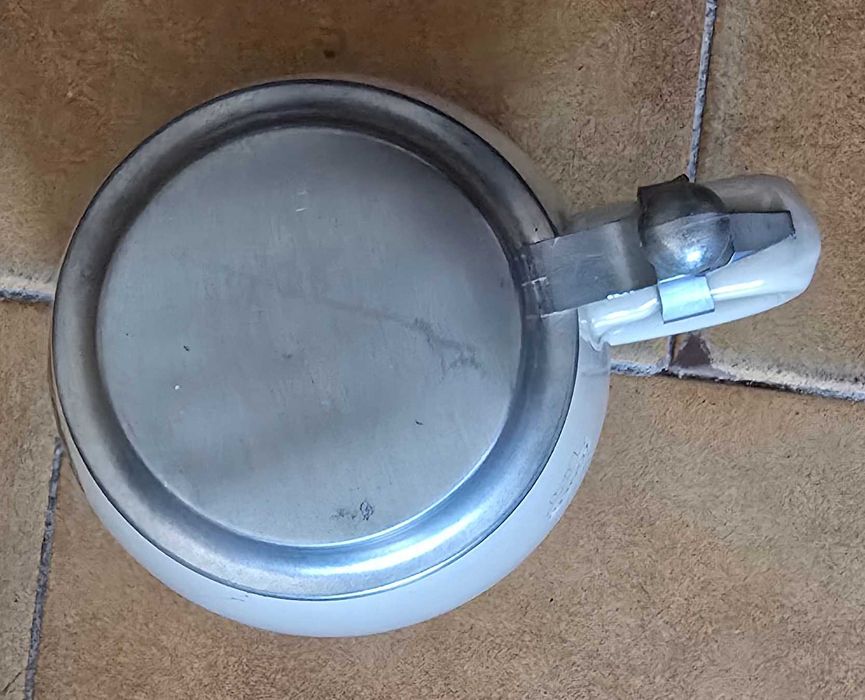 Dispensadores de bebidas e caneca