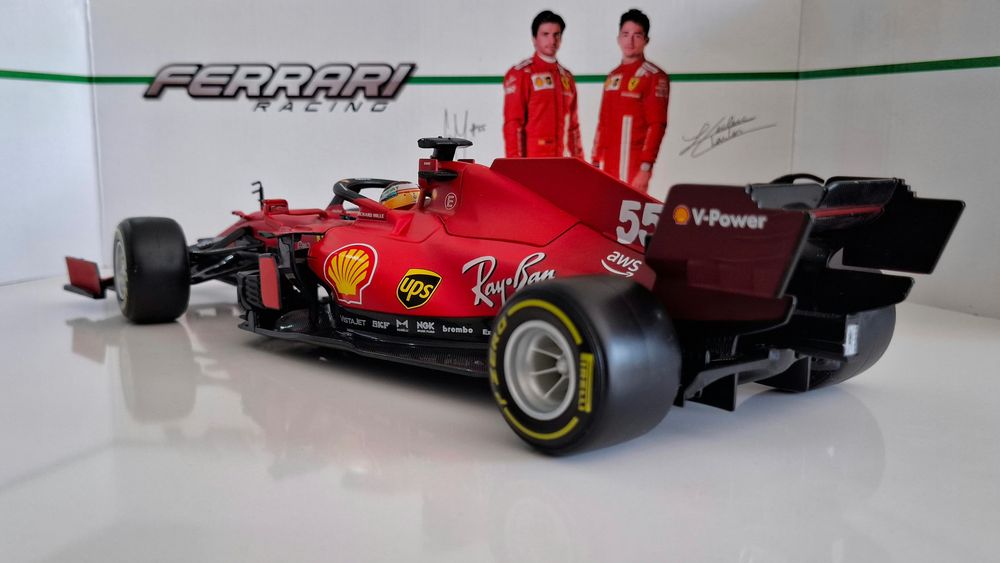 Burago - Ferrari SF21 - Carlos Sainz 55 - 1/18