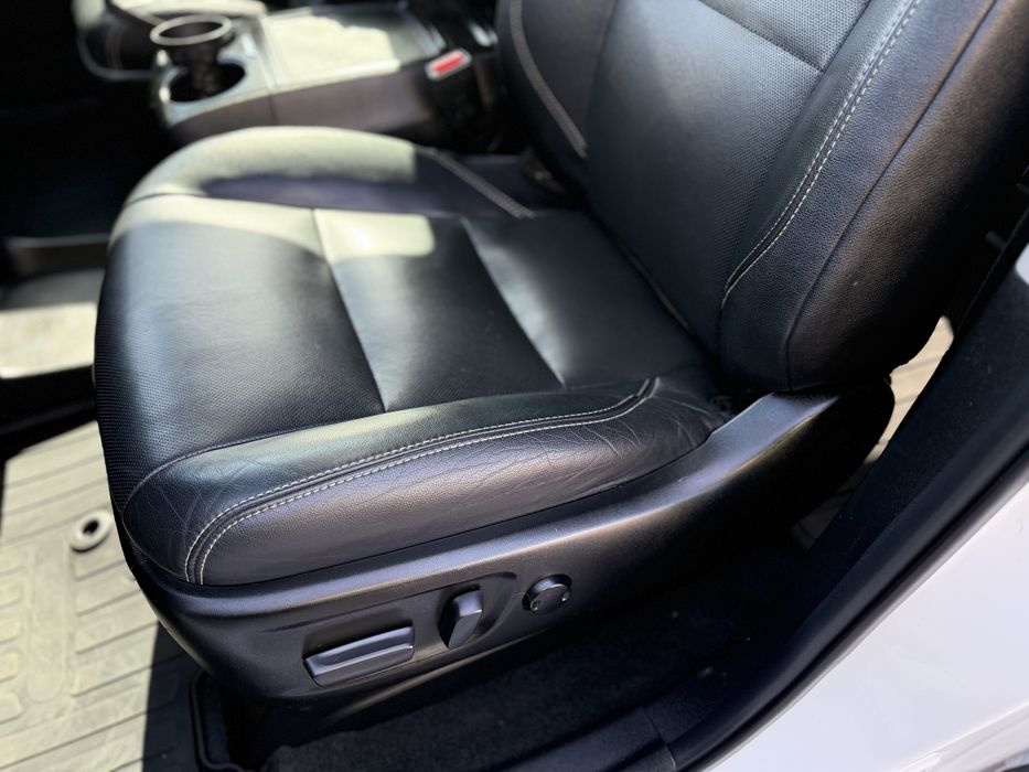 Продам Toyota Sienna 3.5  2016г Газ+Бензин