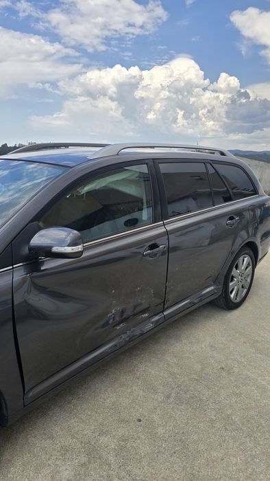 Toyota Avensis 2009 160000km (Para Reparaçao)