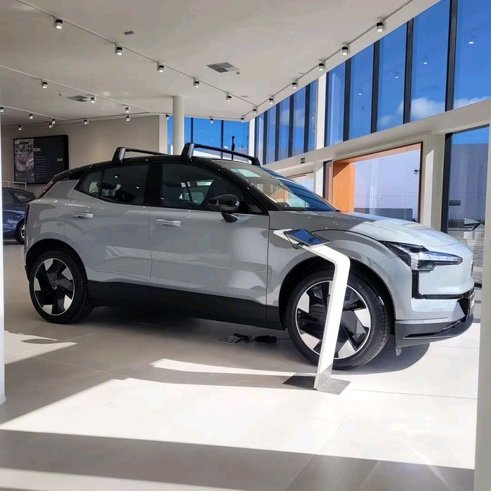 Volvo EX30 69kwh Extended Range Plus foto 3