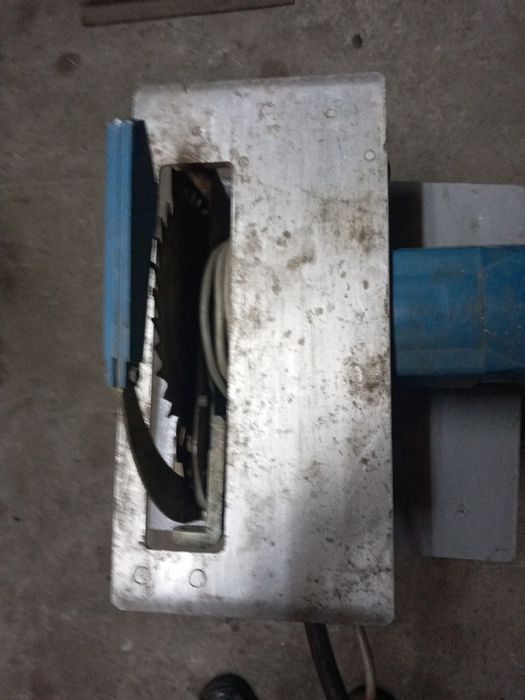 Продам електроциркулярку в хорошем состоянии 1500грн.Торг.