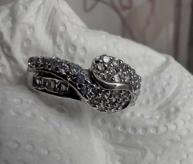 Pierścionek z cyrkoniami srebro 925 oksydowany