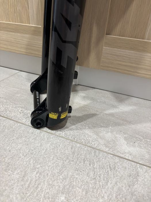 Amortyzator SR Suntour XCR34 Air LO-R Boost, powietrze, 140mm