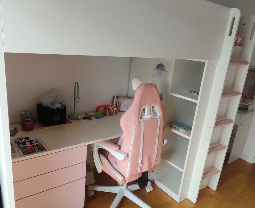 Cama Smastad Ikea - c/ secretária e roupeiro