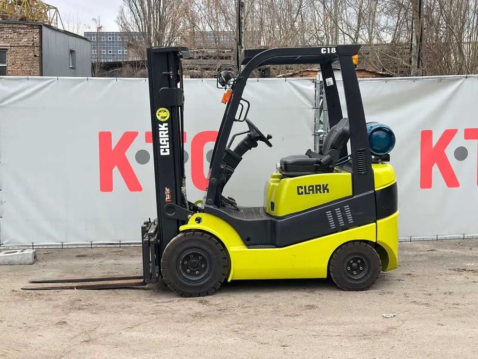 Газовий навантажувач CLARK C18L (стан нового, пробіг 474 мотогодин) 1800 кг // 6015 мм