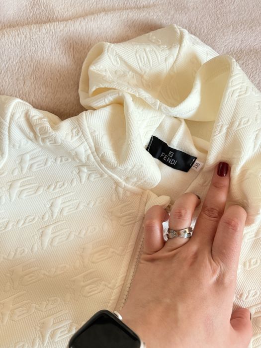 Стильний костюм від Fendi дитячий 150 см