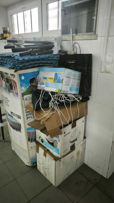 Piscina INTEX de 4m x 2m x 1m completa com muitos acessórios