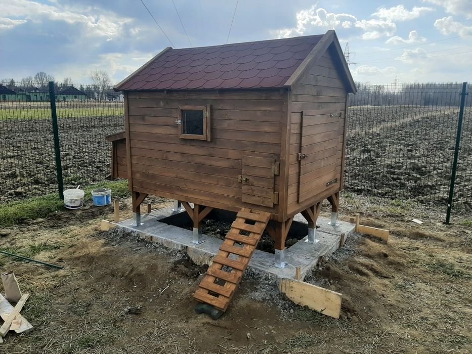 Kurnik dla kur ocieplany.