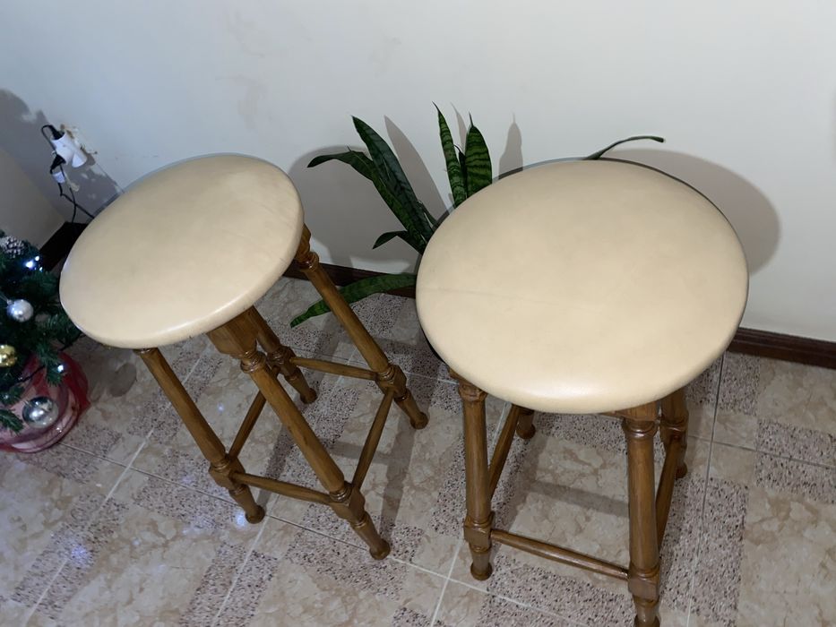 Bancos de bar restaurados