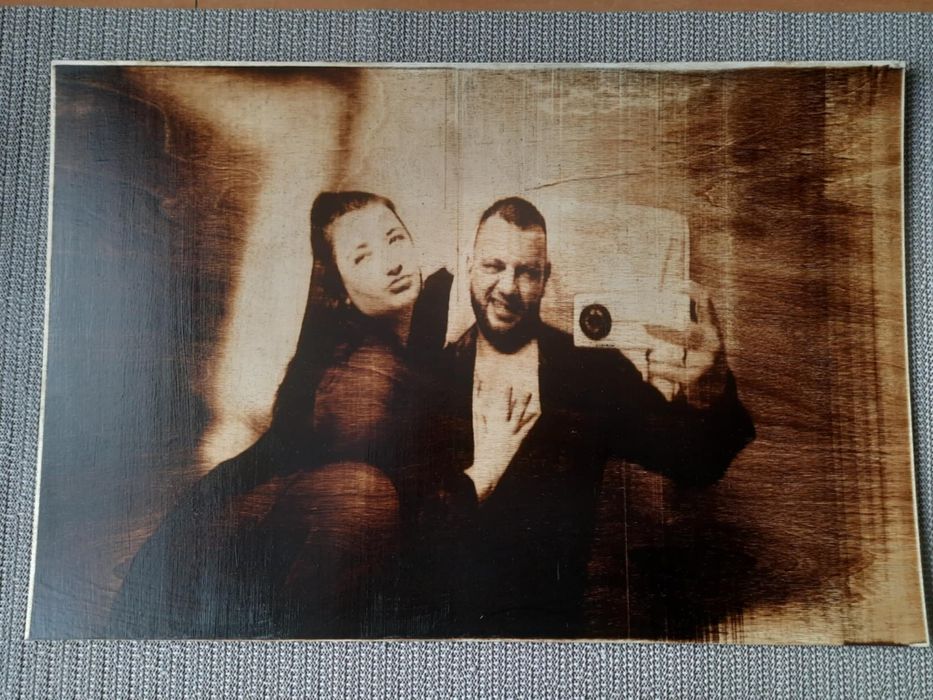 Portret Rodzinny 0braz Wypalany w drewnie