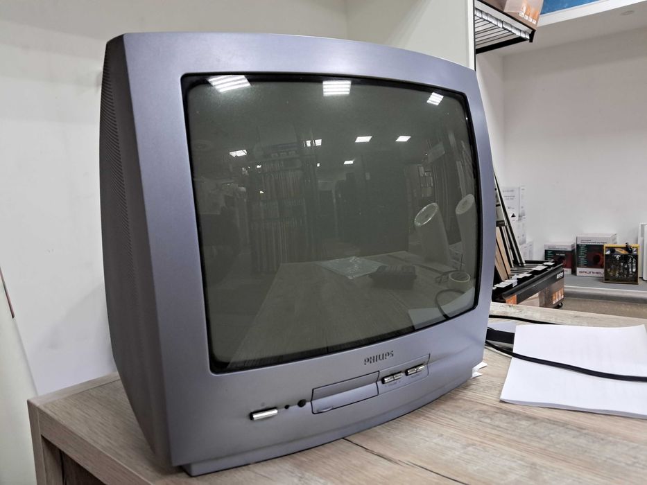 продам телевизор PHILIPS(польша)