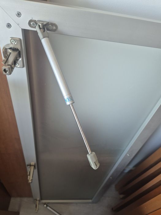 Movel de cozinha suspenso