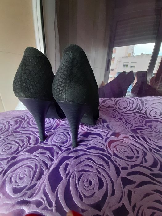 Sapatos    pretos     marca       seaside     tamanho 38 tacão de 12cm