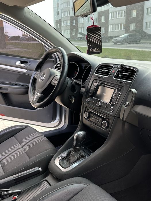 Volkswagen Golf  2013 рік   1.6 TDI Коробка Автомат. Обмін також цікавить.