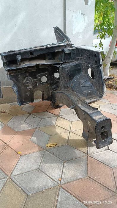 Продам кузовные запчасти Туксон.(ланжероны, стойки, четверть.)Защита