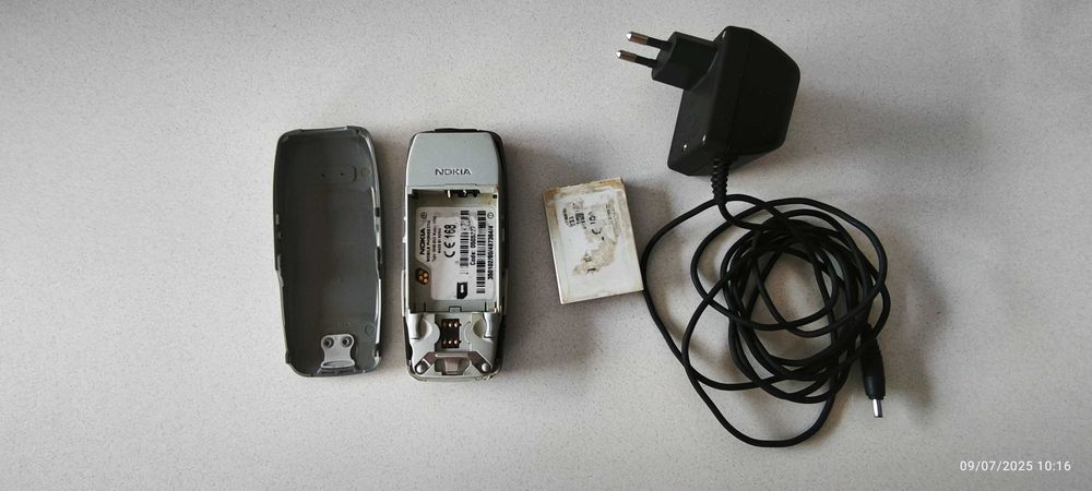 Nokia 3310 cinzento usado com Carregador