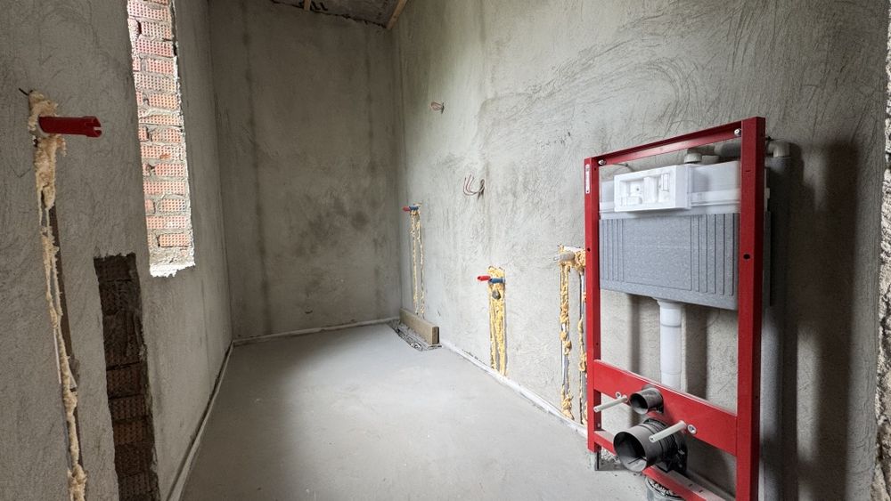 Одно поверховий чистовий будинок, підвал, гараж! Топова еколокація!