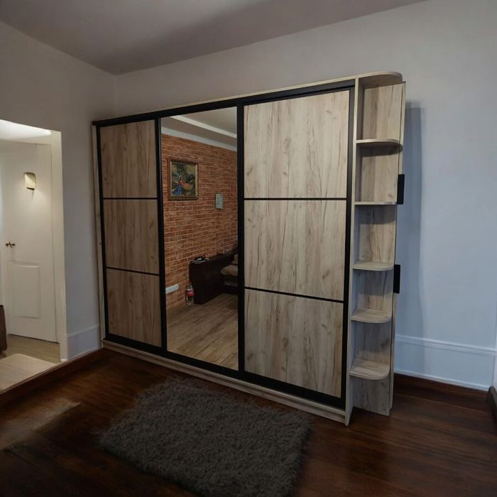 Шкафы купе. Большой выбор декора