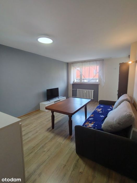 2 pokoje. 1 piętro. Balkon . Spółdzielcze własnościowe.