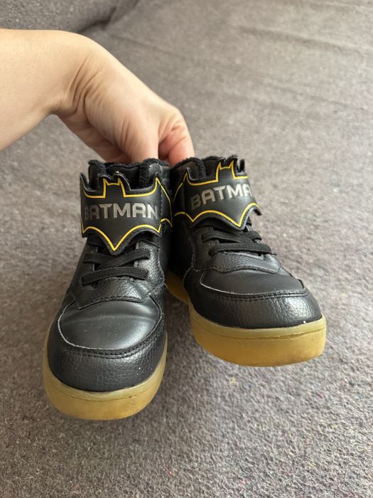 Круті черевики на хлопчика з бетменом h&m 27 розмір з підсвіткою