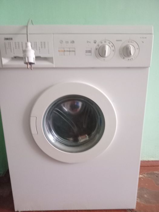 Продам стіральну машинку ZANUSSI б/у
