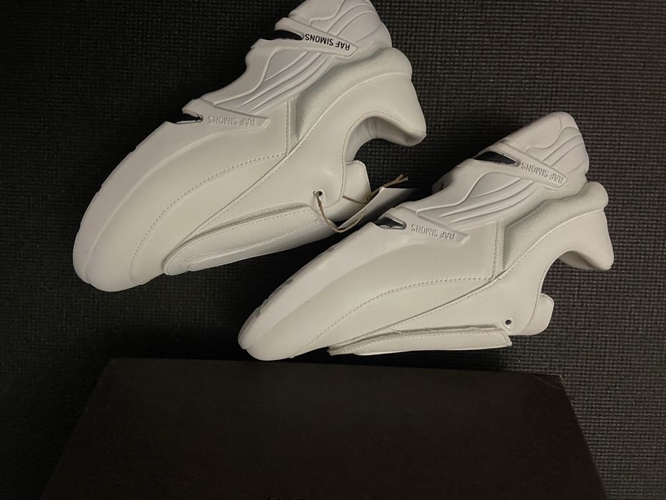 НА РУКАХ Raf simons antei раф симонс сімонс рафи антей антеи антеї