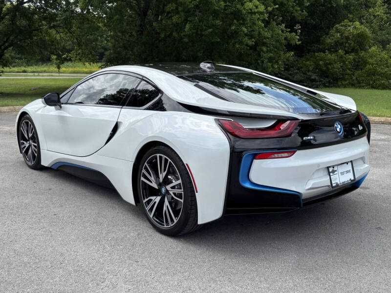 2015 BMW       i8