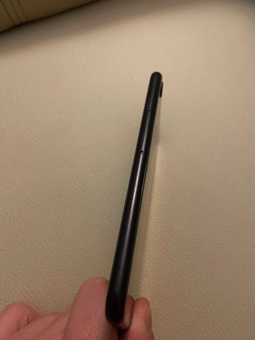 Iphone SE 2020 64gb neverlock ідеальний стан в оригіналі