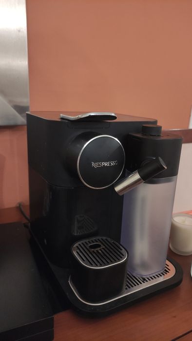 Nespresso Gran Latissima em Preto