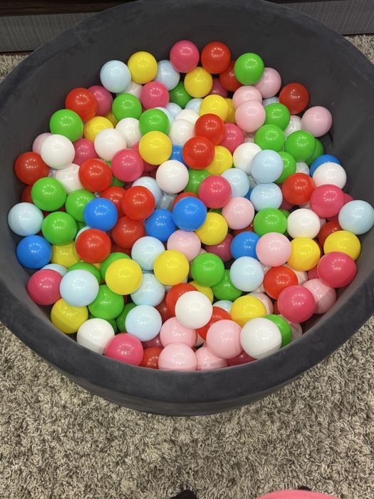 Продам сухой бассейн с шариками