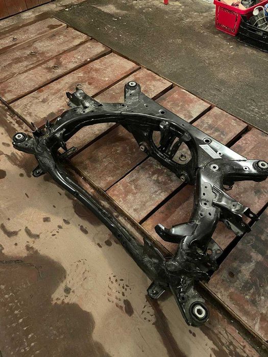 Продам Задний подрамник от Tesla Model Y 2021 LR